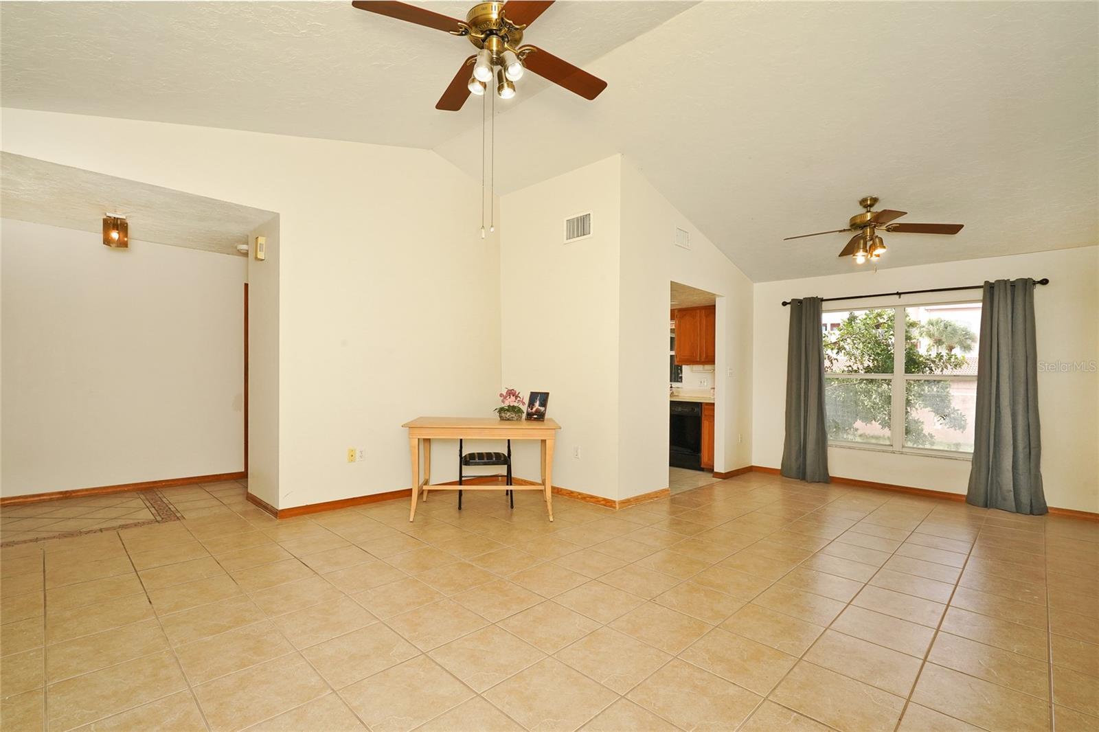 ISLAND OAKS SUB - Residential