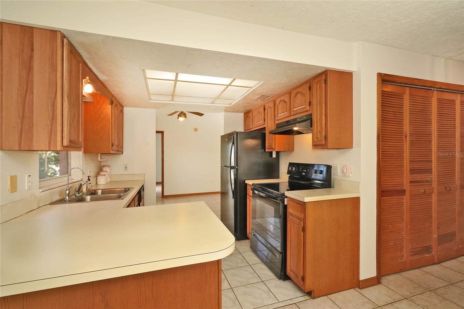 ISLAND OAKS SUB - Residential