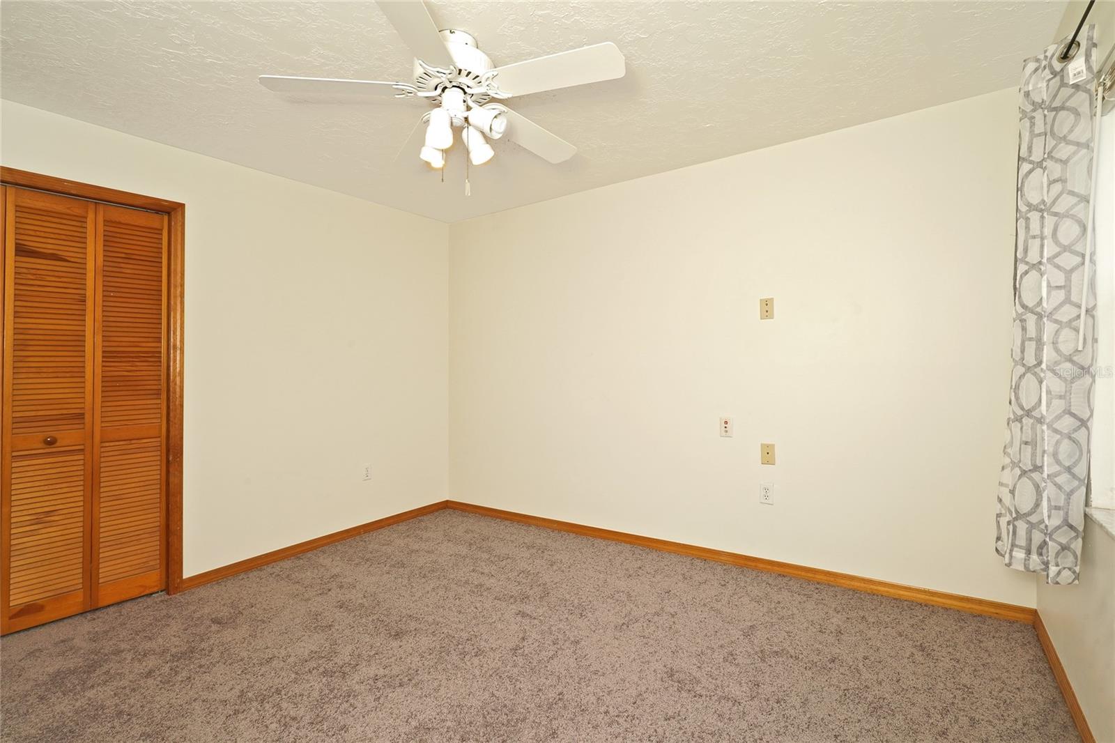 ISLAND OAKS SUB - Residential