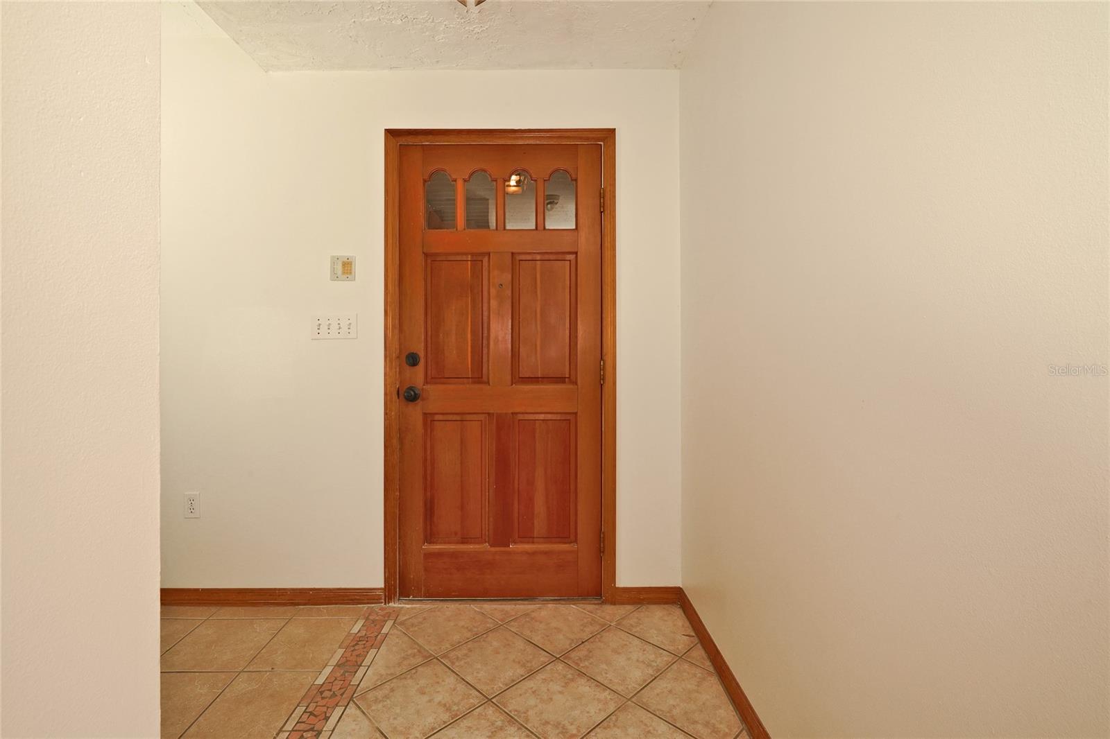 385 ISLAND OAKS PLACE