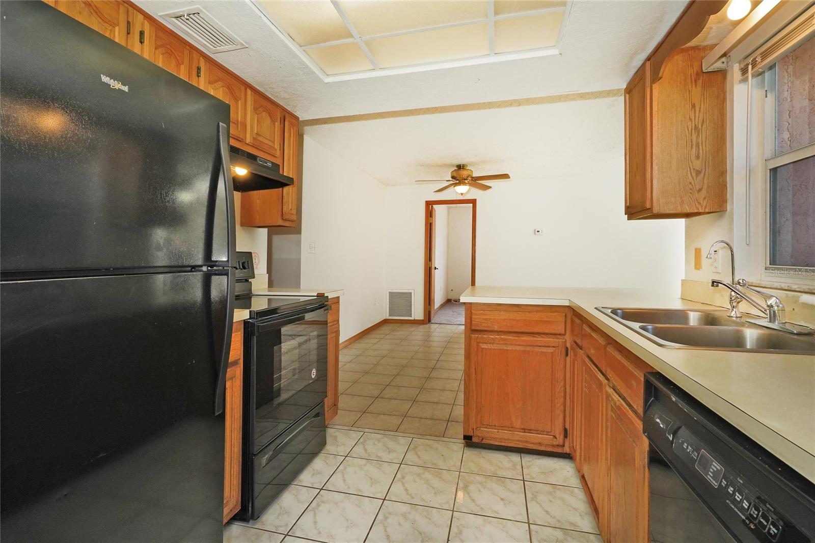 ISLAND OAKS SUB - Residential