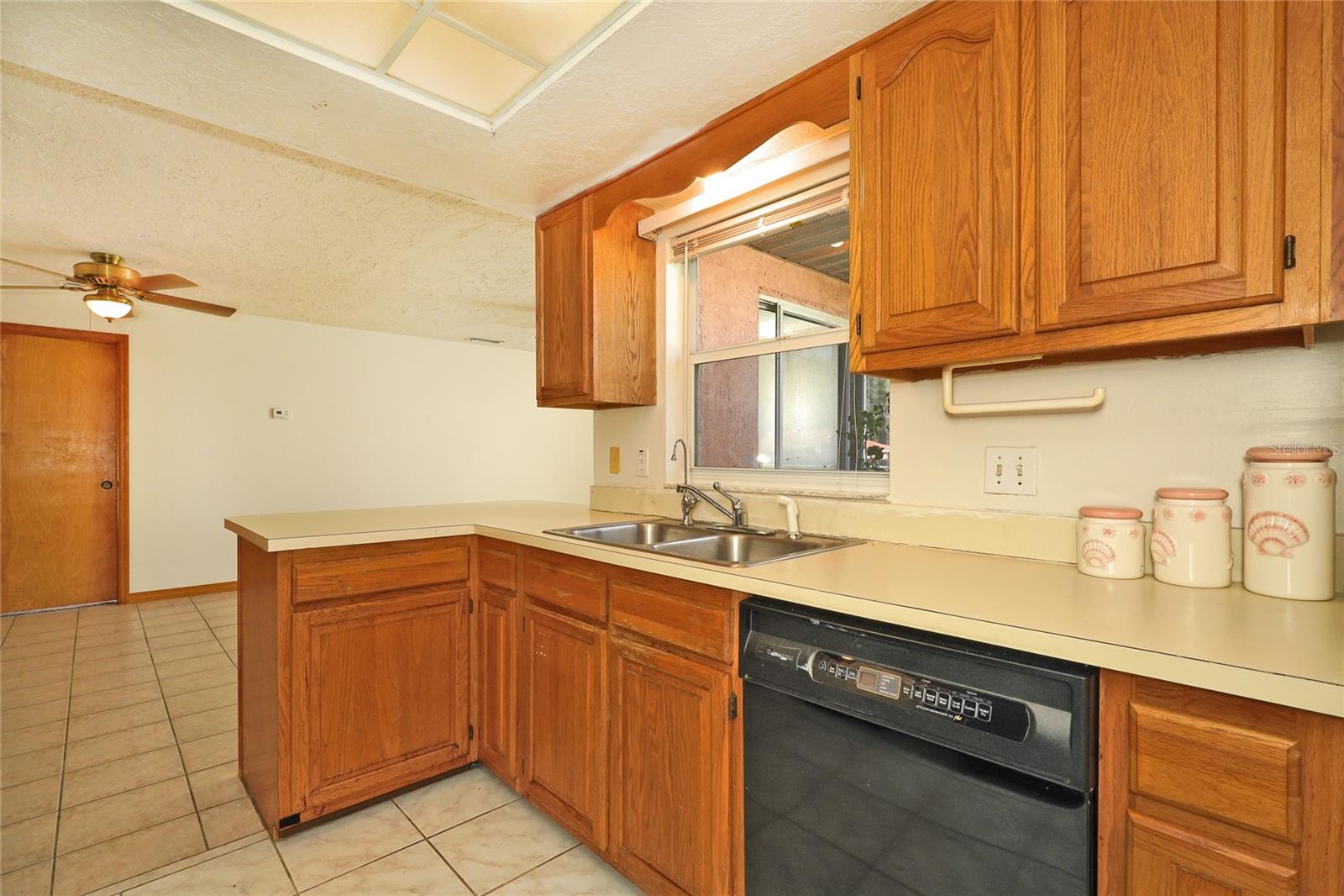 ISLAND OAKS SUB - Residential