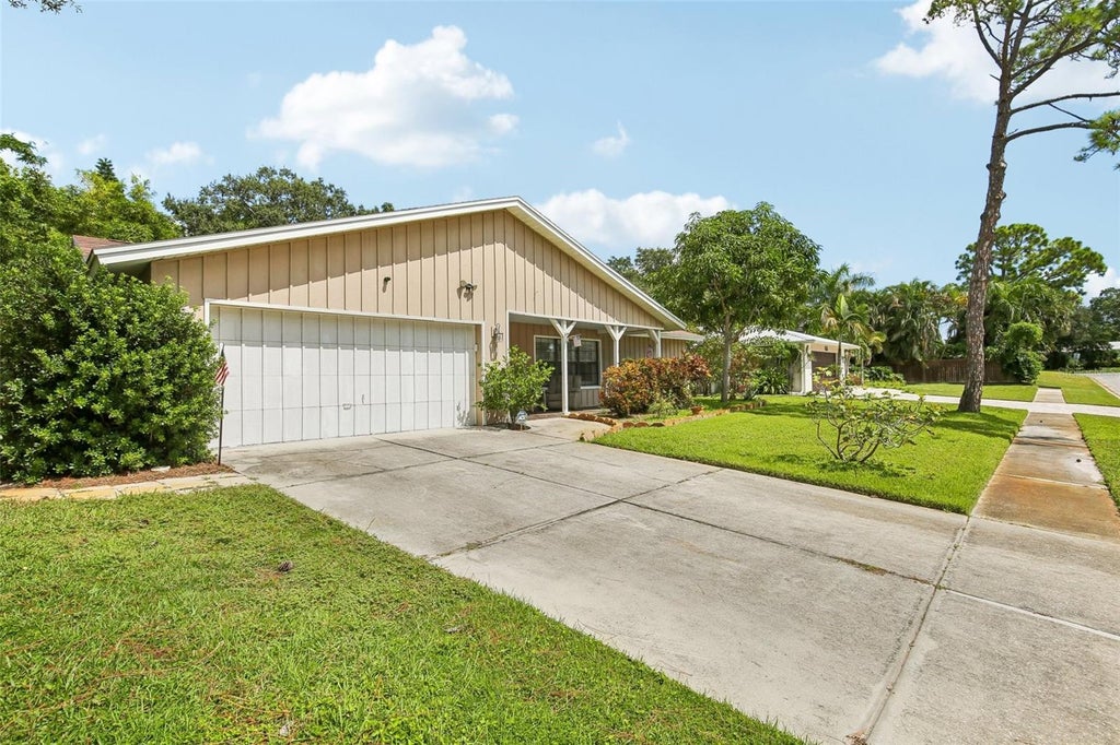 Photo of 14367 87th Avenue, Seminole, FL 33776 (MLS # TB8552557)