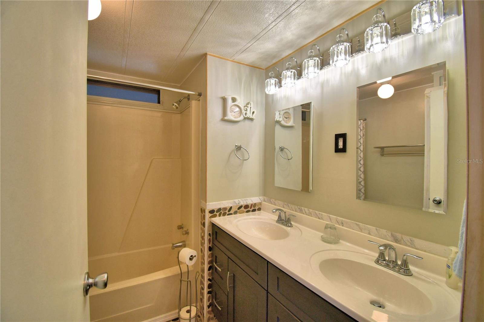 OAKWOOD ESTATES - Residential