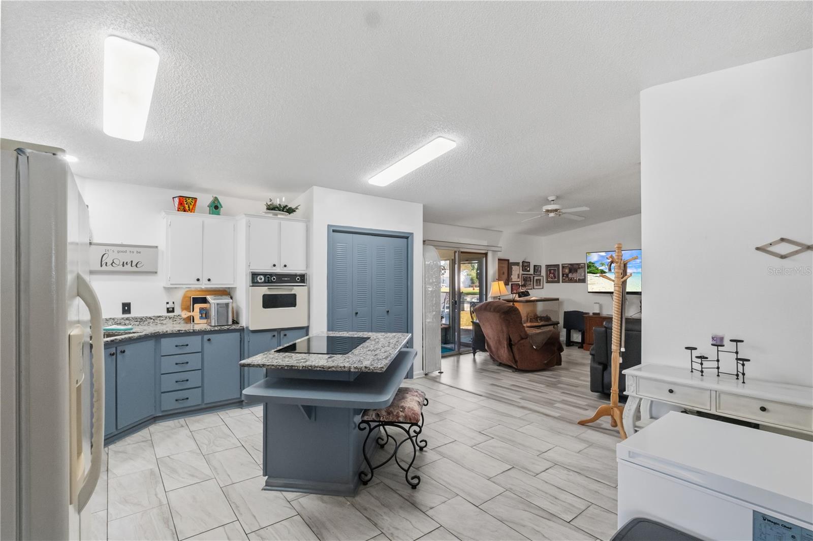 LADY LAKE ORANGE BLOSSOM GARDENS UNIT 14 - Residential