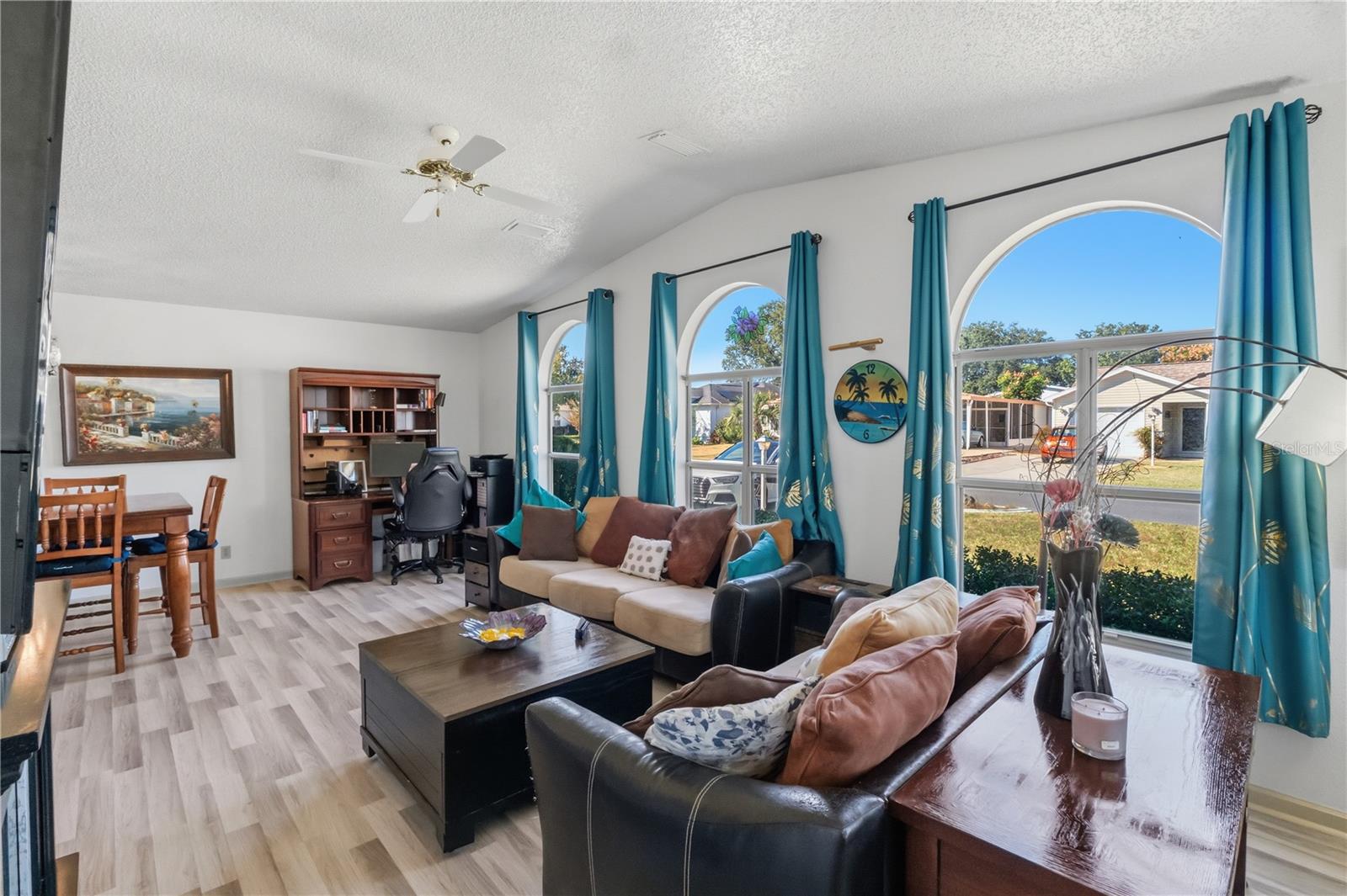 LADY LAKE ORANGE BLOSSOM GARDENS UNIT 14 - Residential