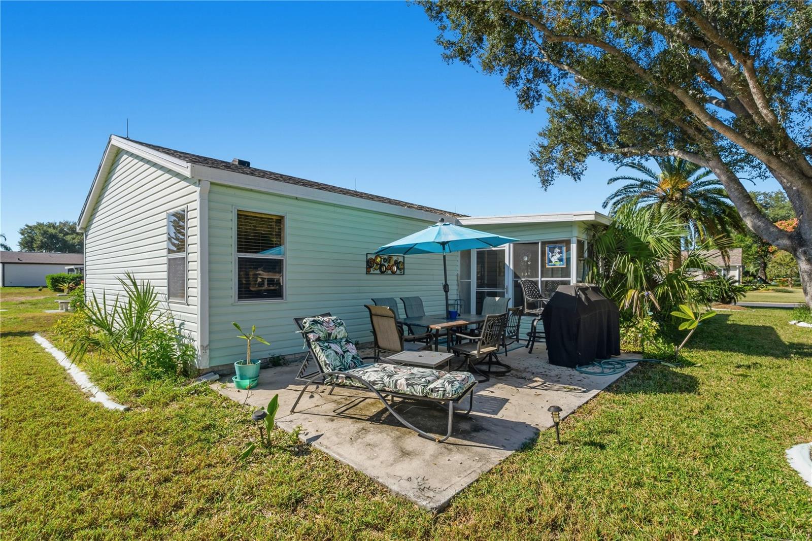 LADY LAKE ORANGE BLOSSOM GARDENS UNIT 14 - Residential