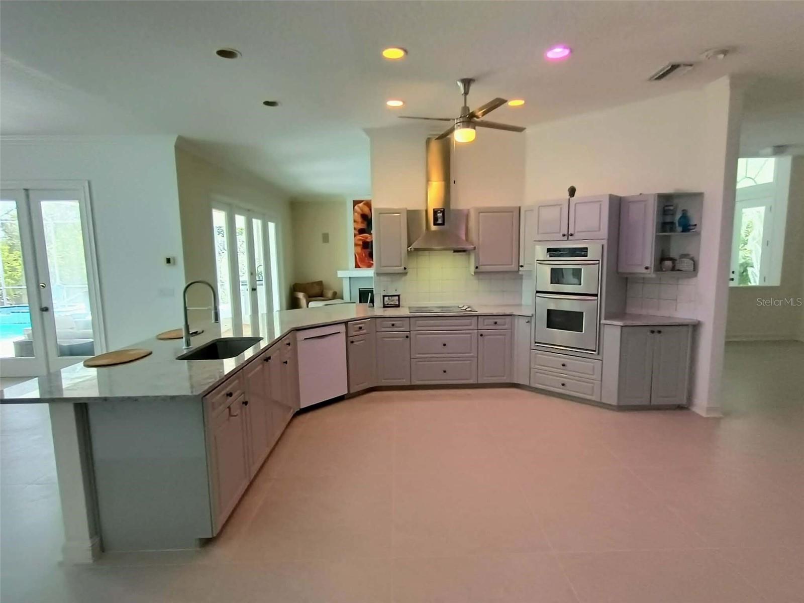 SAN TROPEZ SUB - Residential