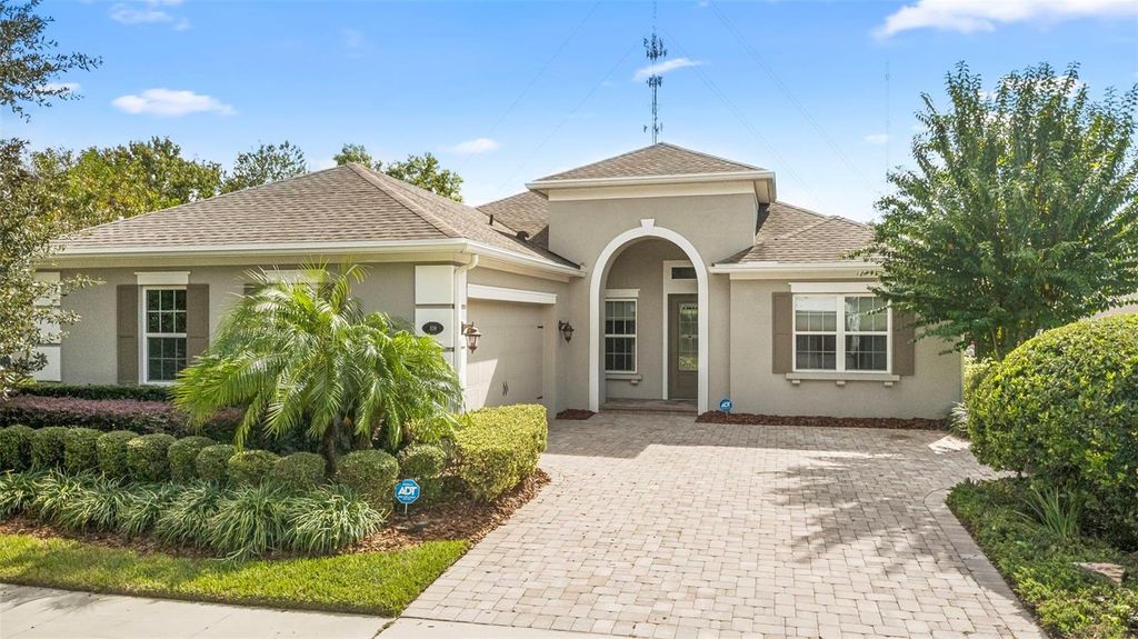Photo of 108 Bedford Court, Deland, FL 32724 (MLS # V4945601)