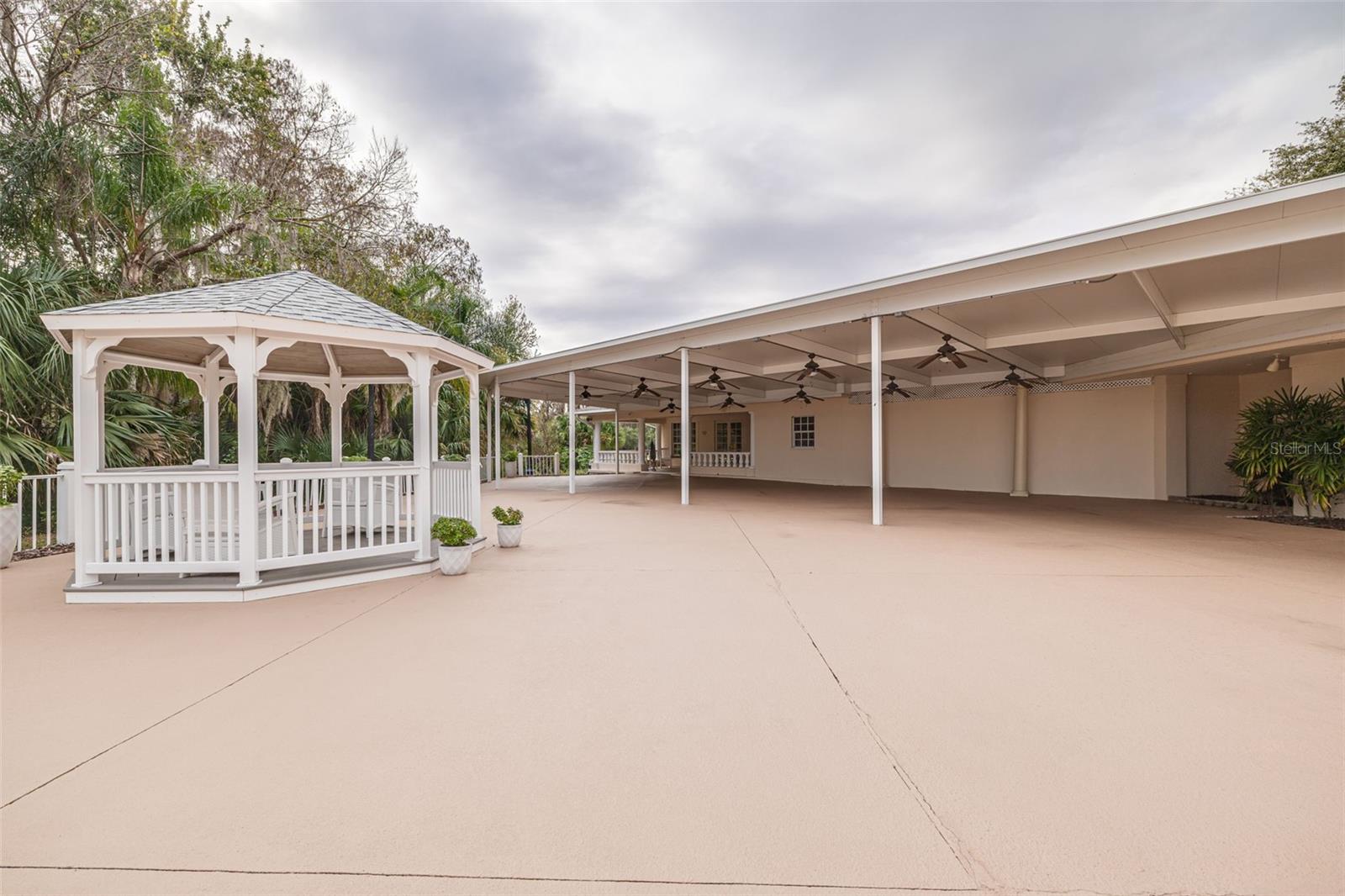 CRESCENT OAKS COUNTRY CLUB PH 1 - Residential