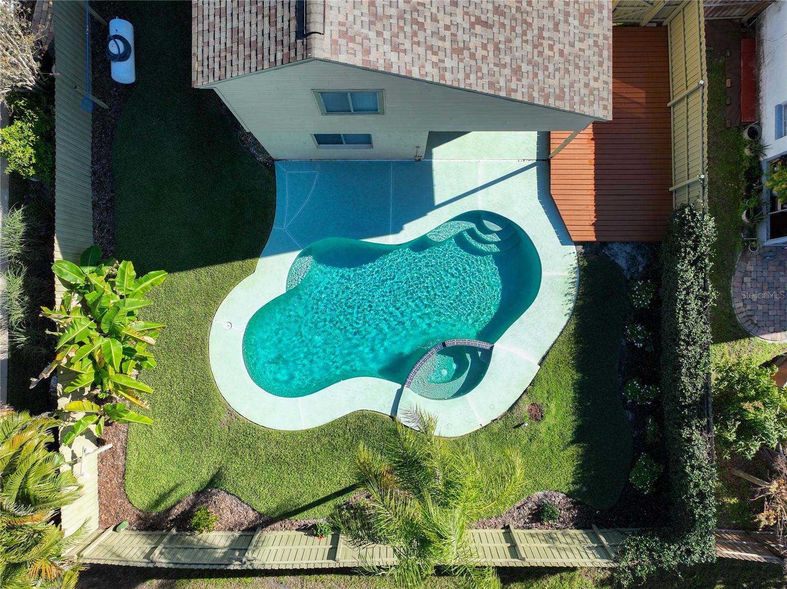 1816 MEADOWGOLD LANE