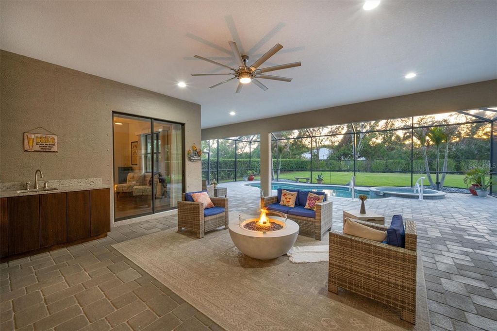 Photo of 1051 145th Street Circle NE, Bradenton, FL 34212 (MLS # A4691198)