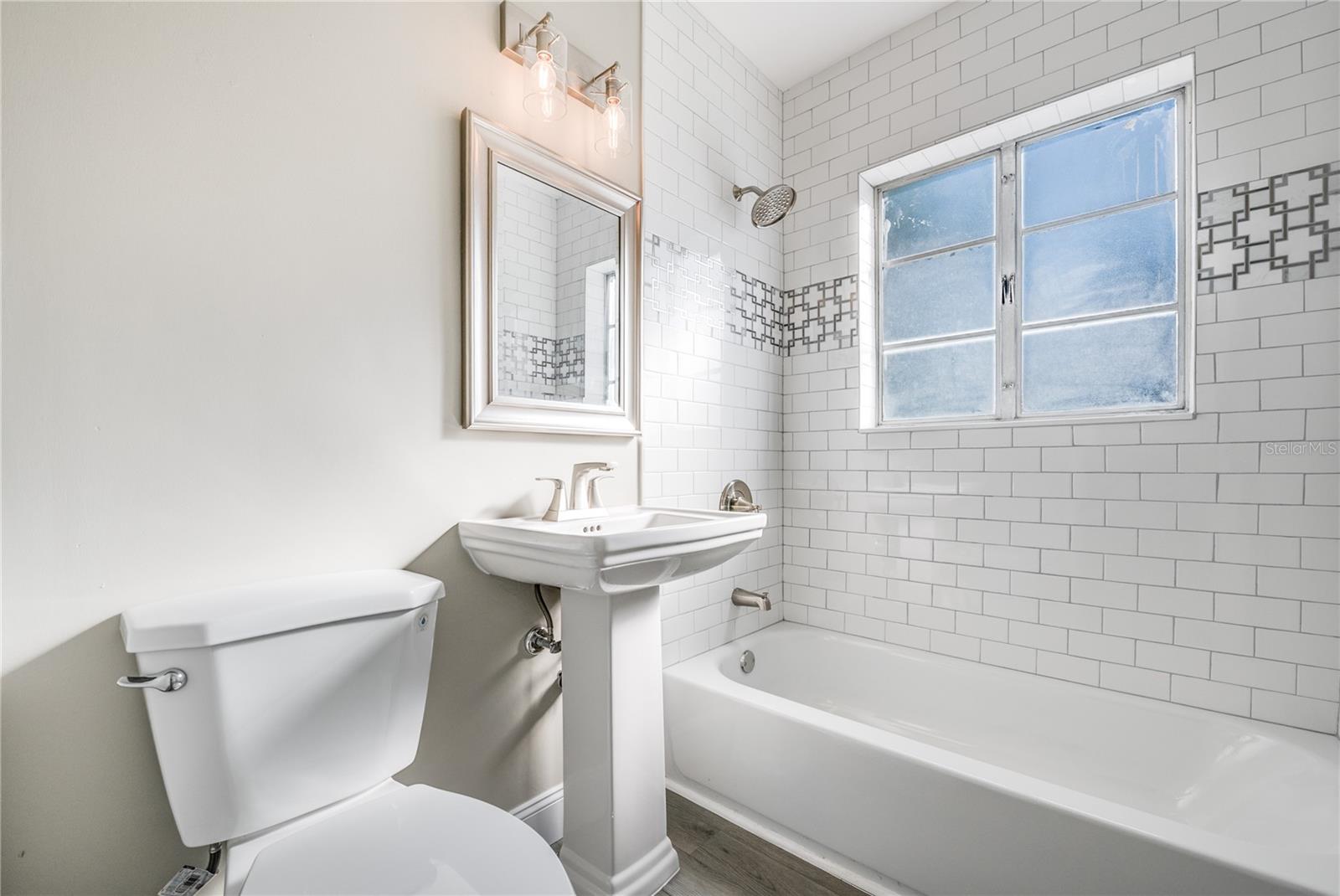 LAKE SHEFFIELD 1ST SEC - Residential