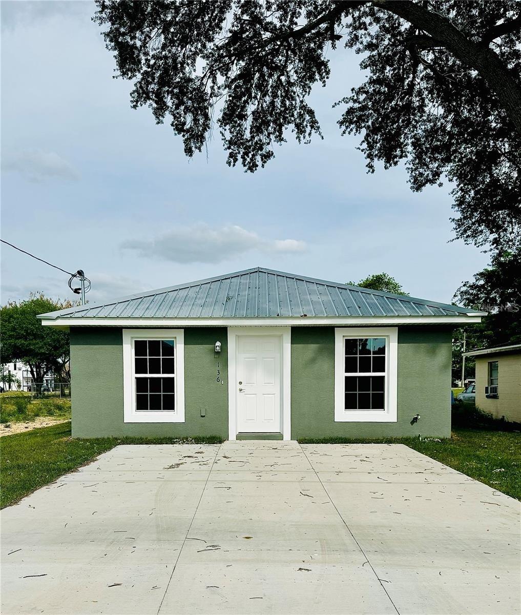 Now available newer home for rent ! this 3 bedroom 2 bath home is central located just minutes from highway 27 and features granite countertops, spacious kitchen, walking pantry, vinyl flooring, stainless steel appliances. Move in Requirements, Complete rental application, background check, income & Employment verification, Security Deposit, First & last month's rent.