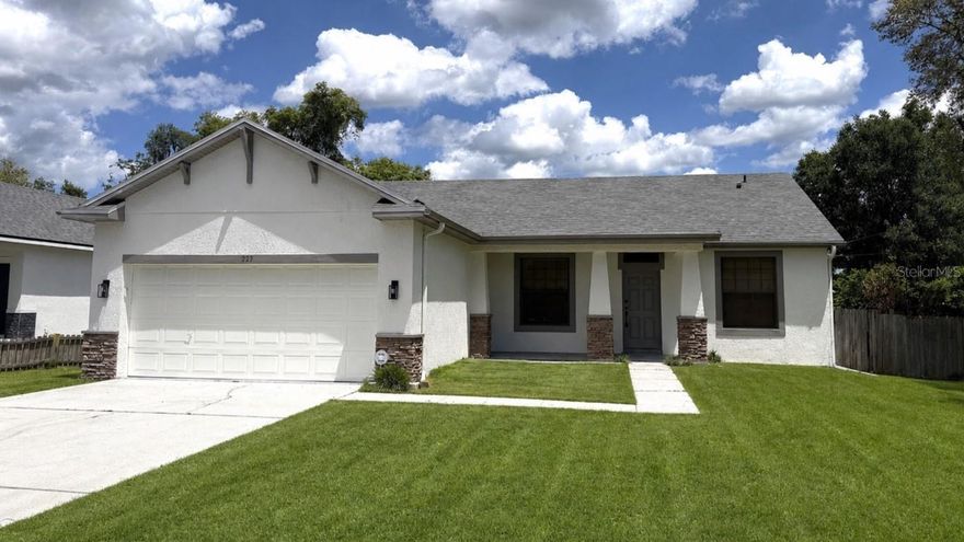 One or more photo(s) has been virtually staged. No HOA - Beautiful, move in ready home with many upgrades. Fully renovated kitchen and bathrooms also has a new roof and AC. Centrally located DeLand near schools, shopping, dining and more.