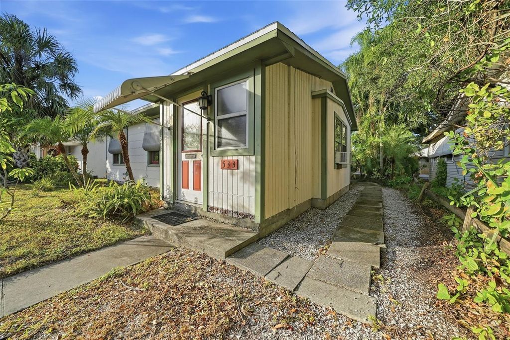 Photo of 533 38th Avenue N, St Petersburg, FL 33704 (MLS # TB8448712)