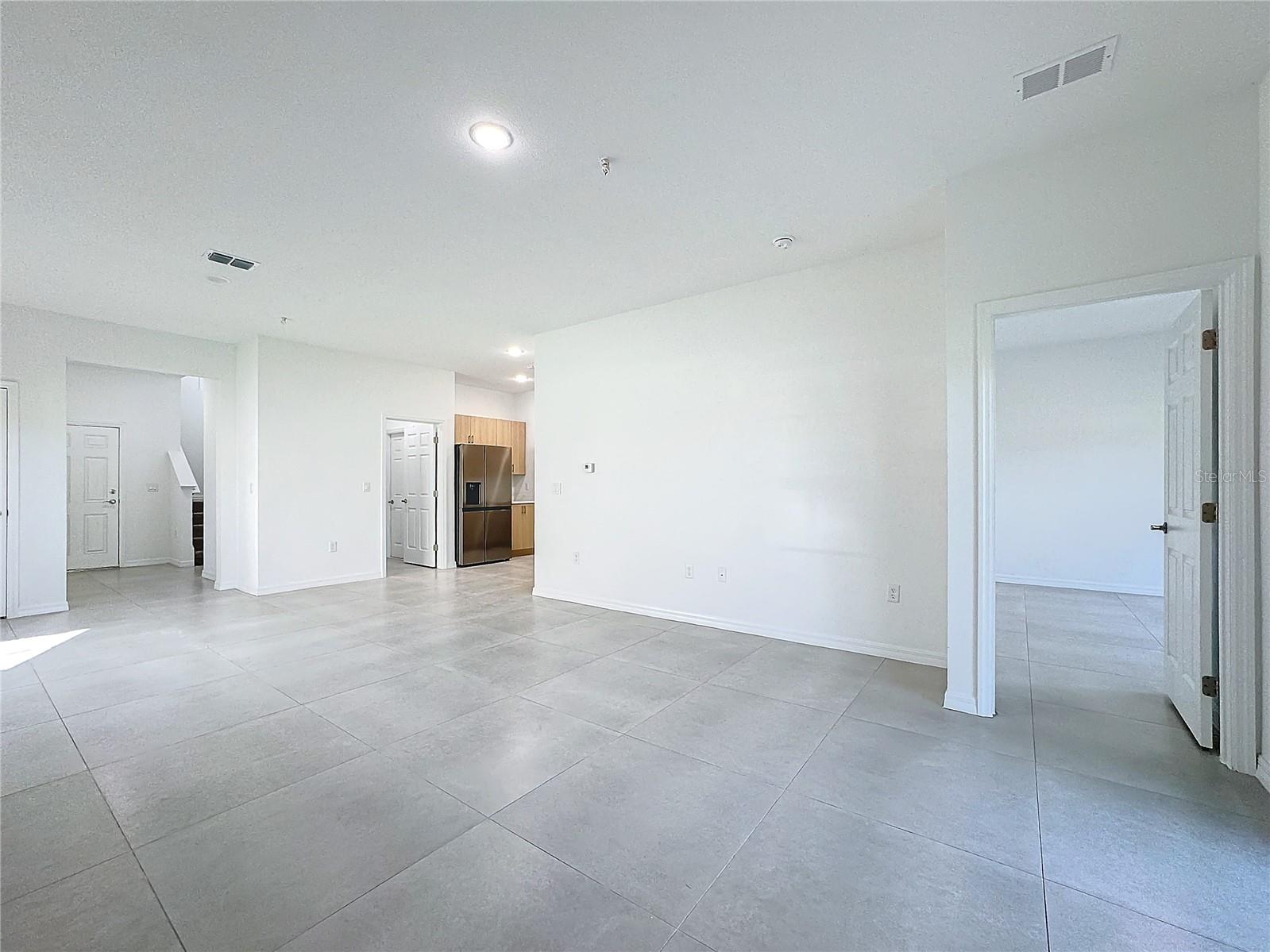 BARTON COURT - Residential Lease