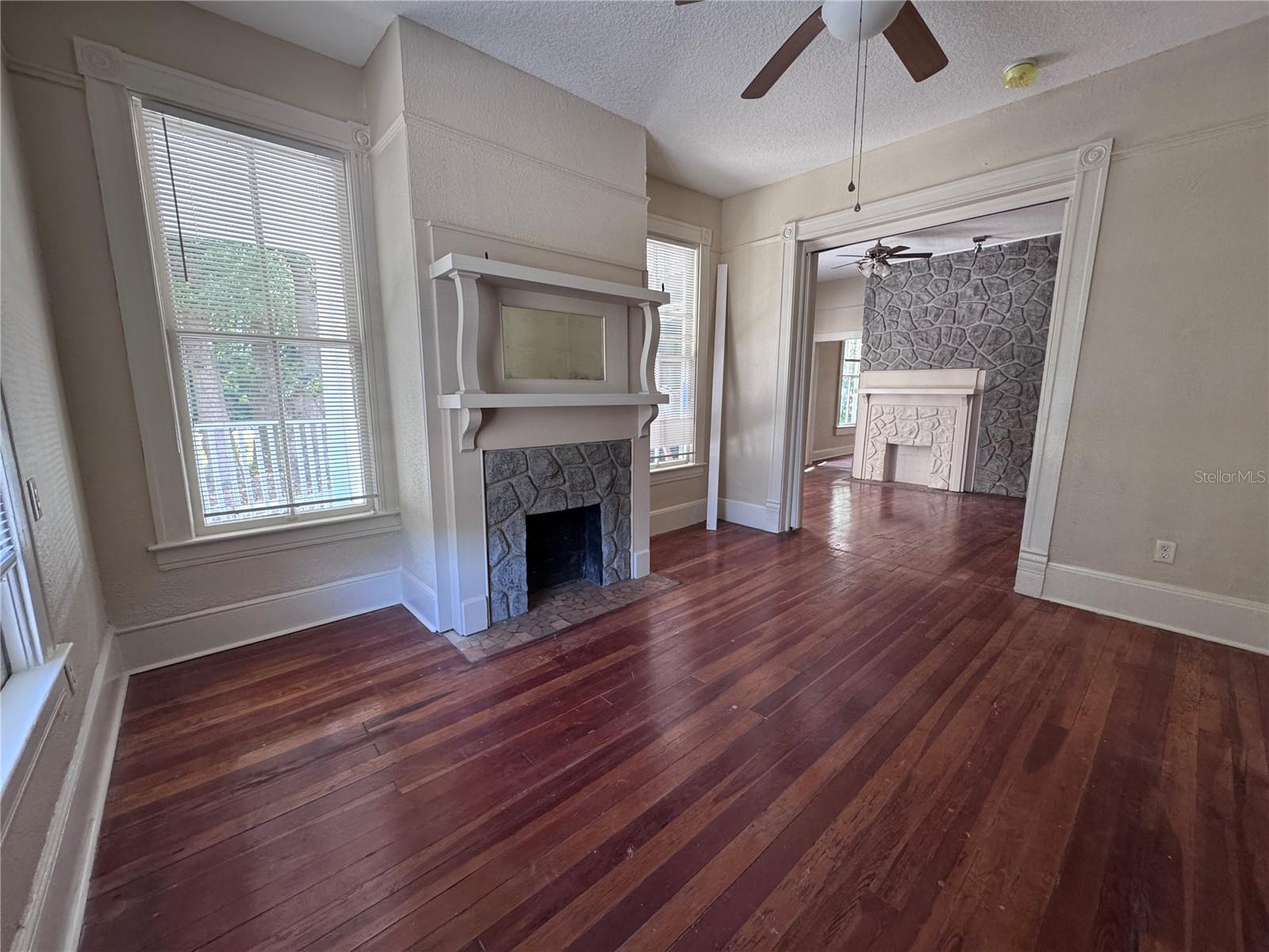 114 NE TUSCAWILLA AVENUE