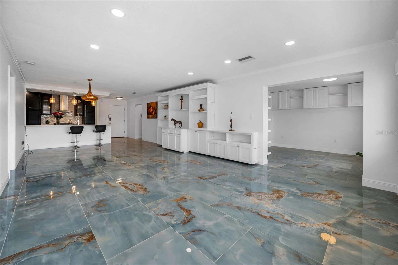 HARBOUR CLUB CONDO 3 - Residential Lease