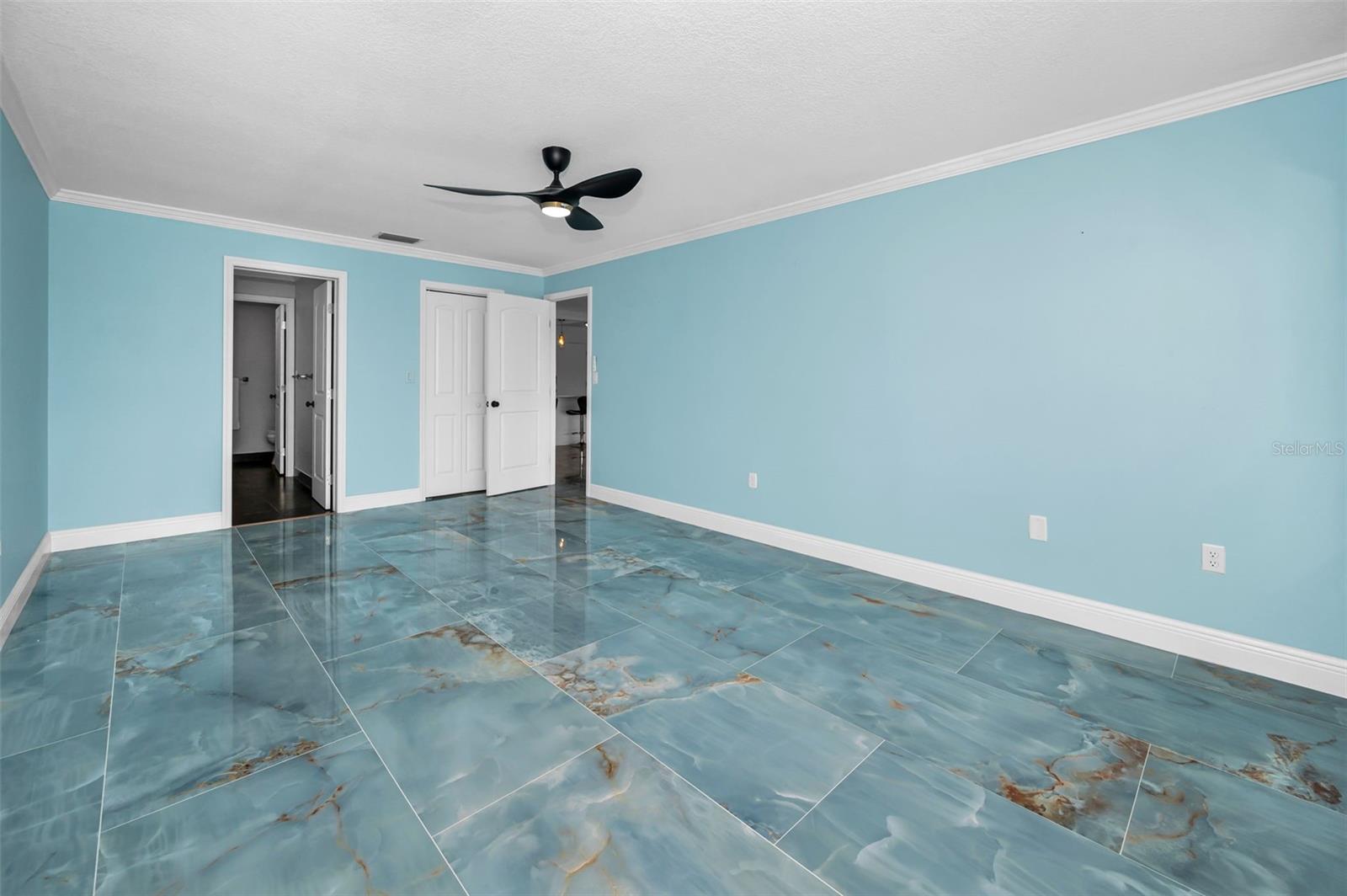 HARBOUR CLUB CONDO 3 - Residential Lease