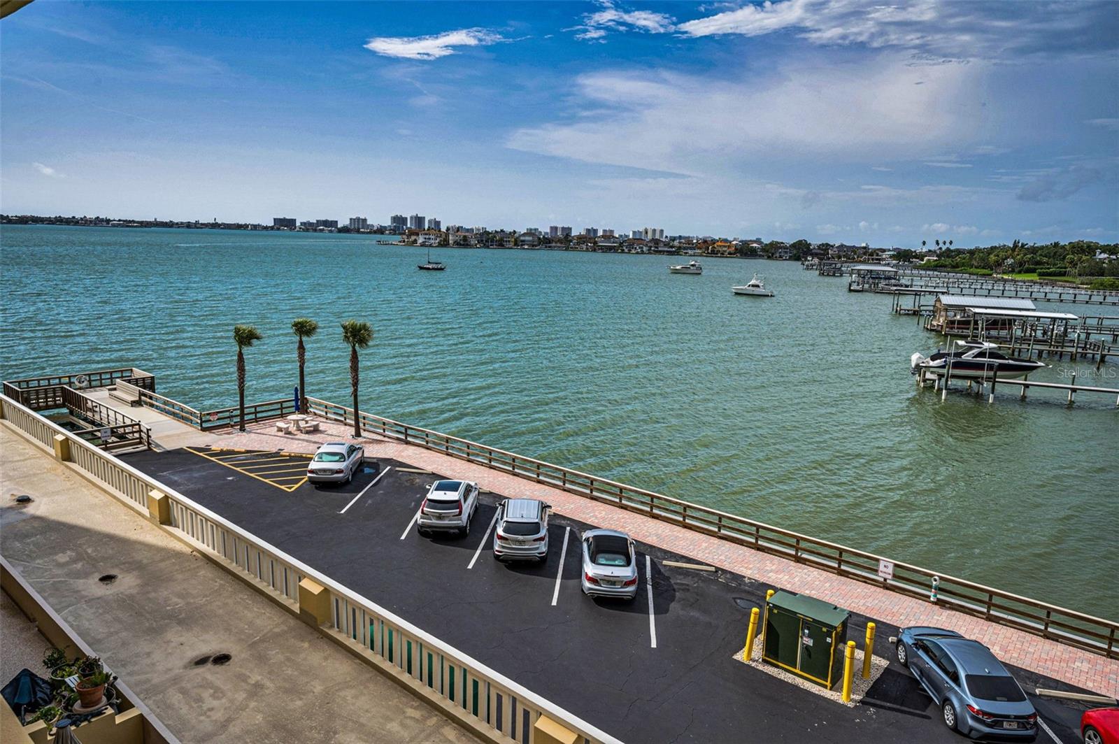 HARBOUR CLUB CONDO 3 - Residential Lease