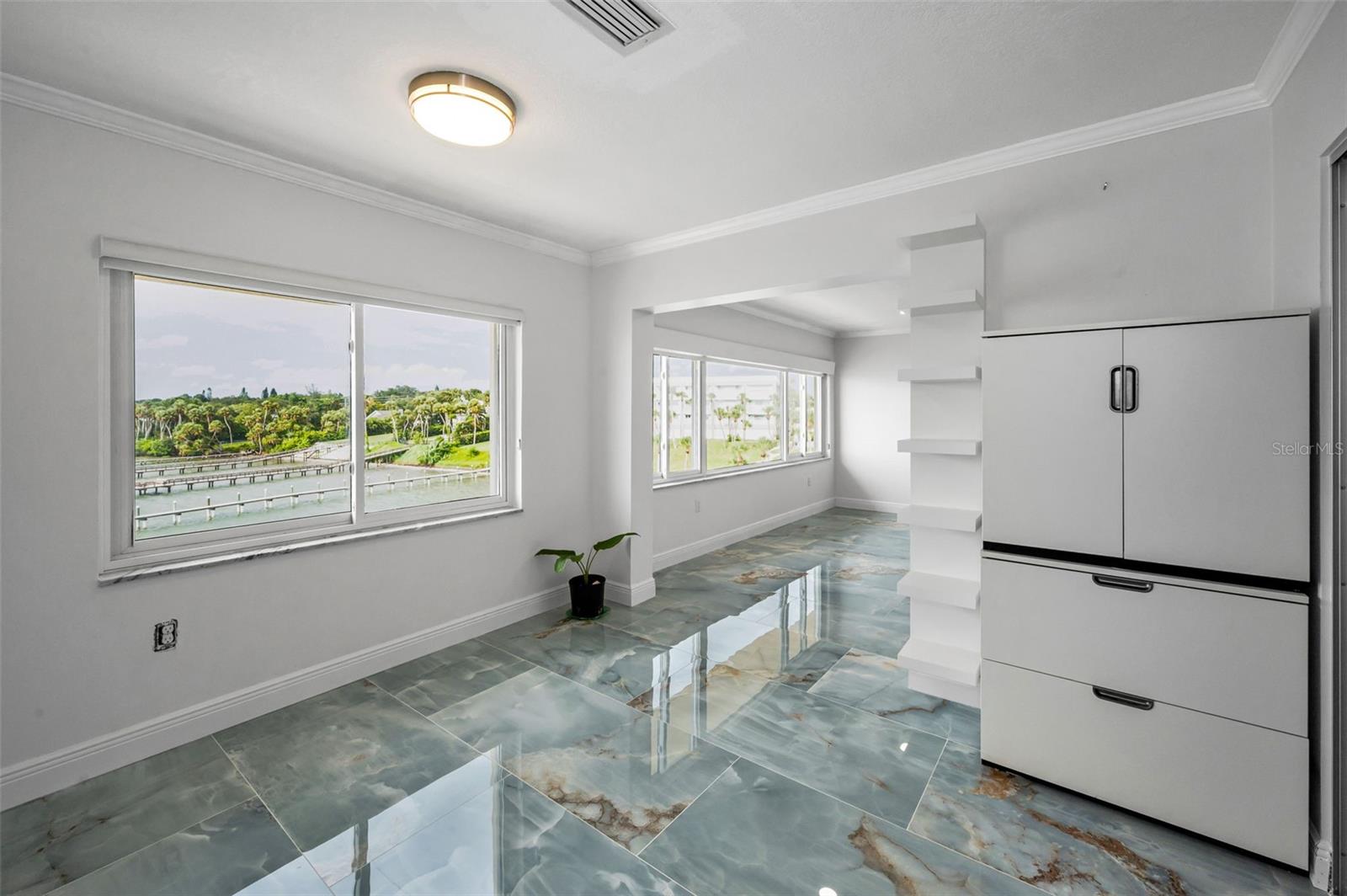 HARBOUR CLUB CONDO 3 - Residential Lease