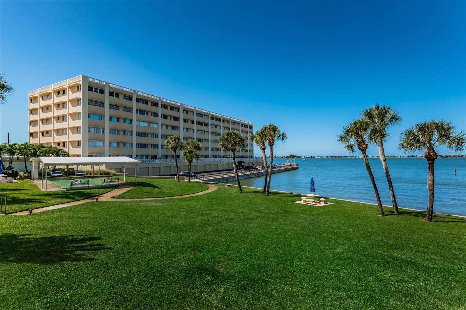 HARBOUR CLUB CONDO 3 - Residential Lease