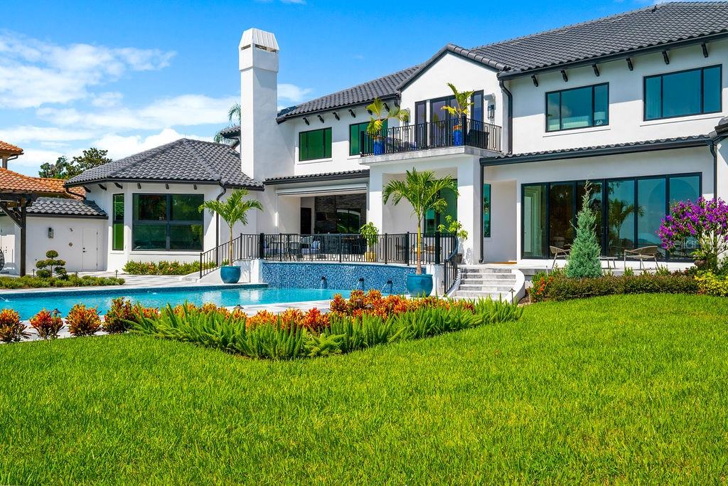 LAKE MAITLAND MANOR - Residential