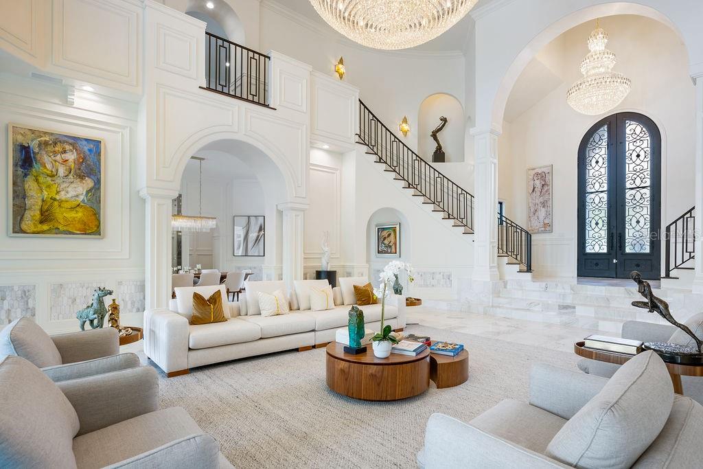 LAKE MAITLAND MANOR - Residential