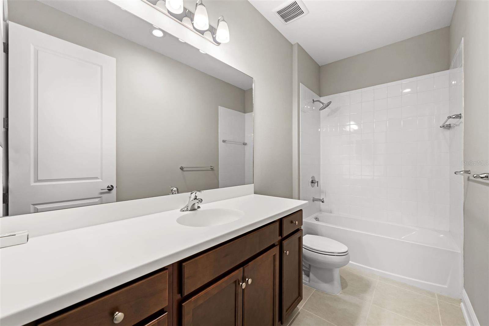GRAND PARK PH 1 - Residential Lease