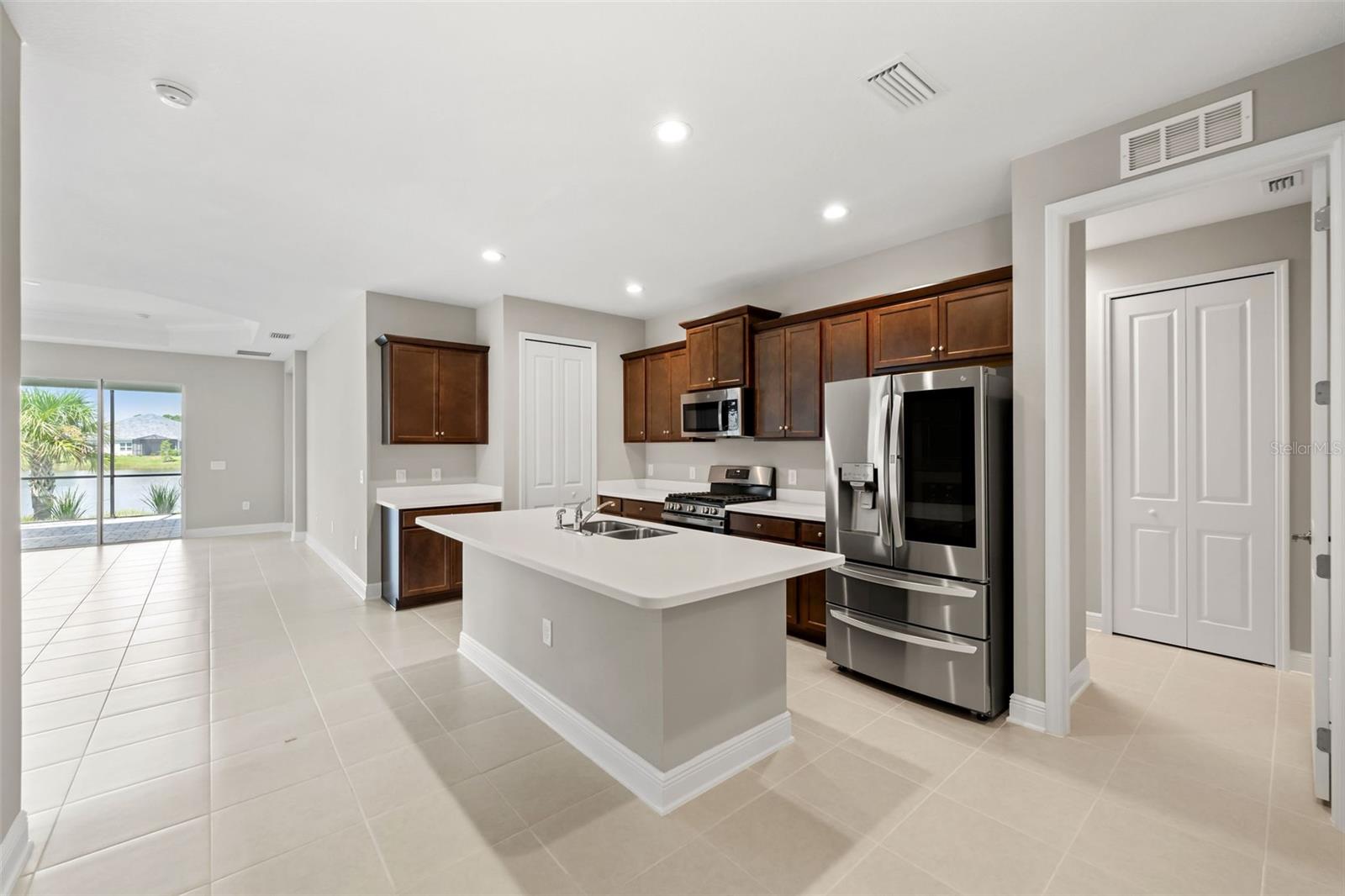 GRAND PARK PH 1 - Residential Lease