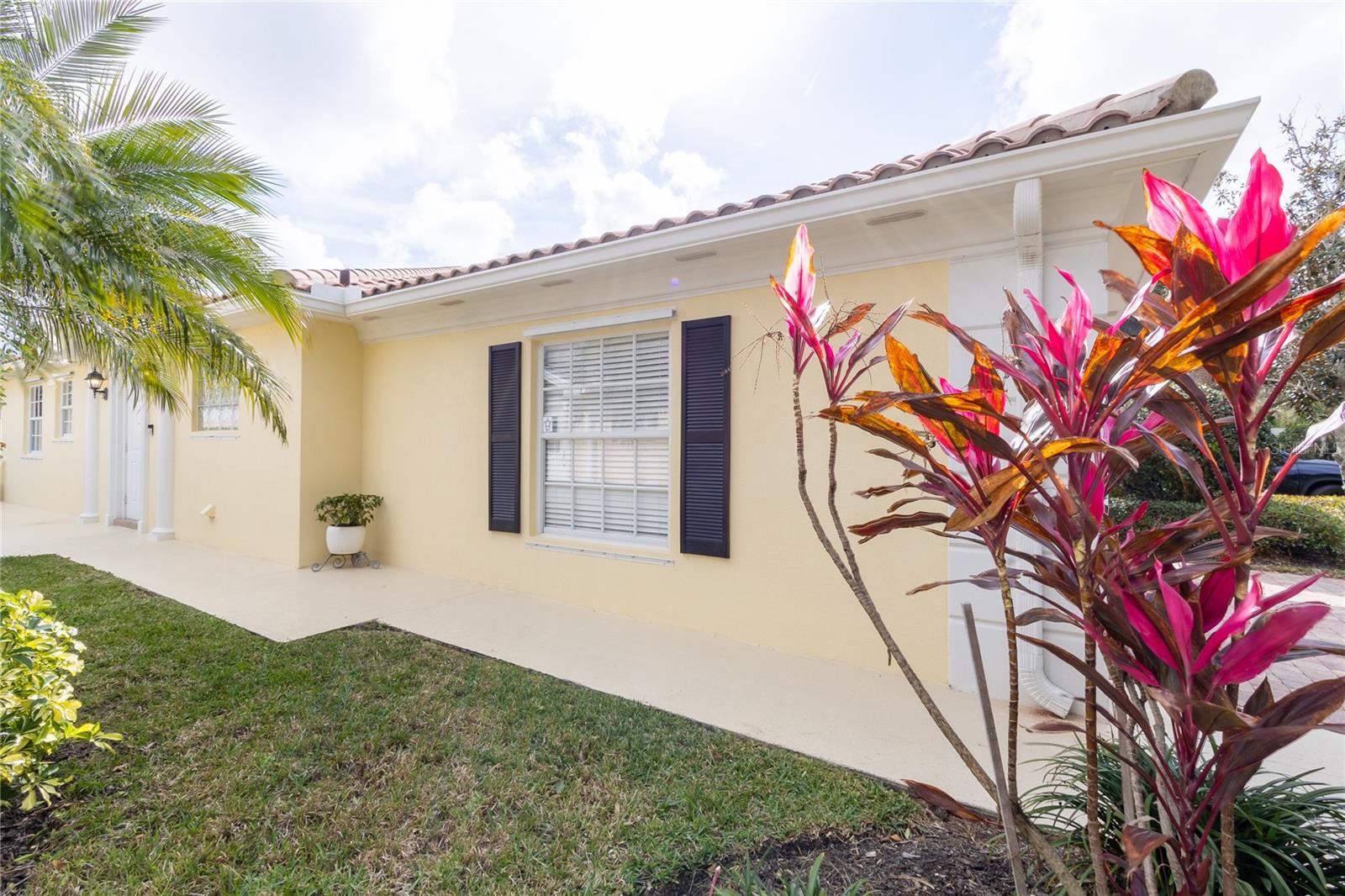 VILLAGEWALK - Residential