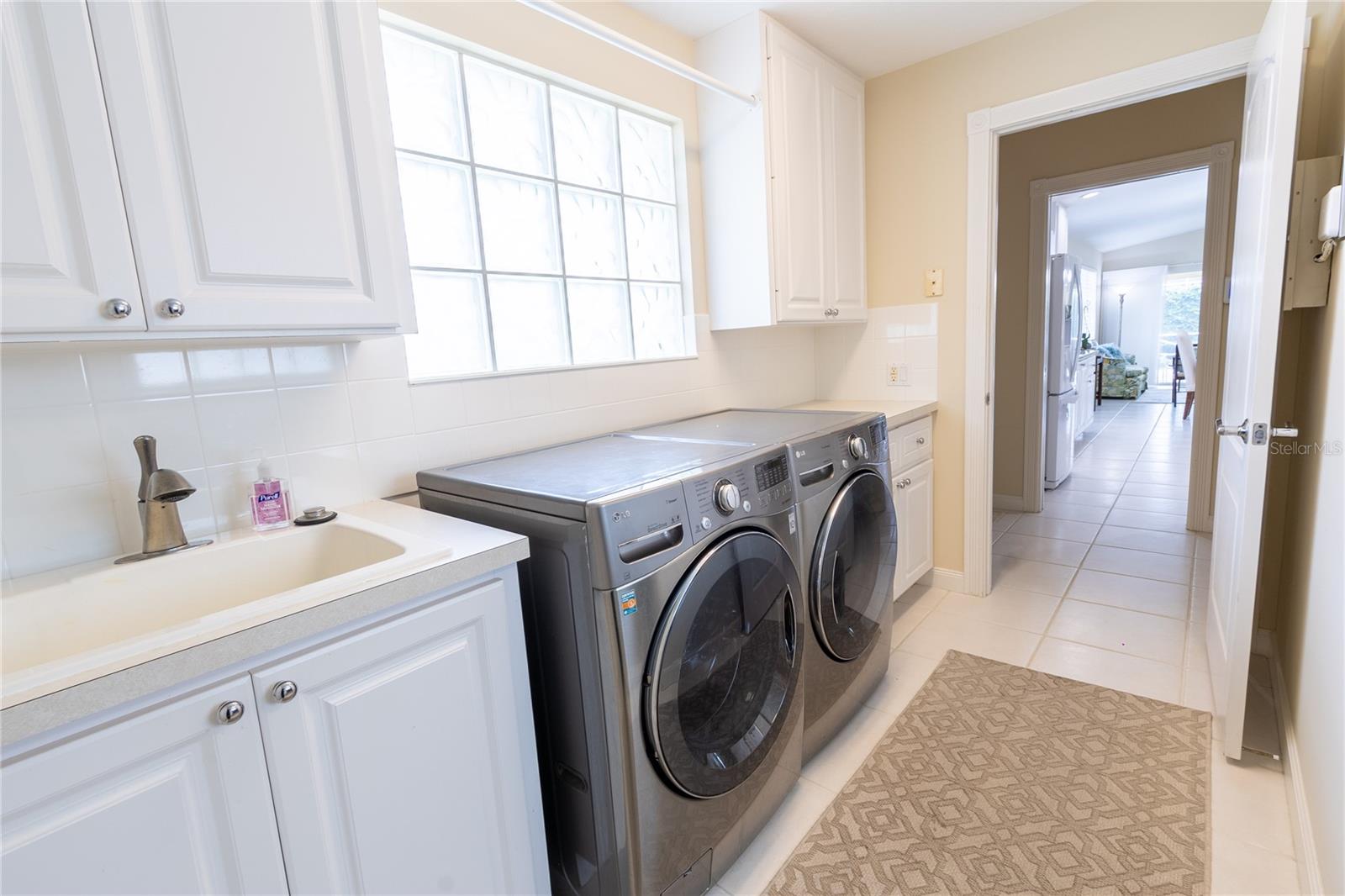 VILLAGEWALK - Residential