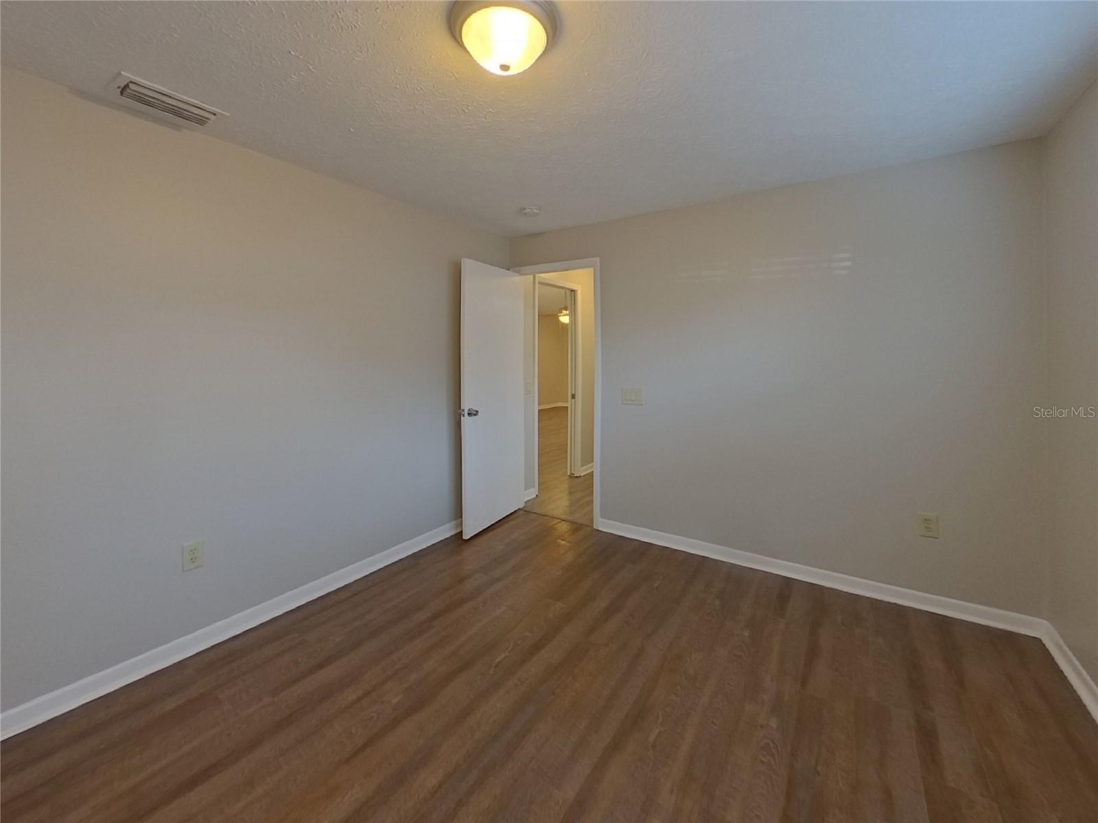 WALDEN LAKE UNIT 25 B - Residential Lease