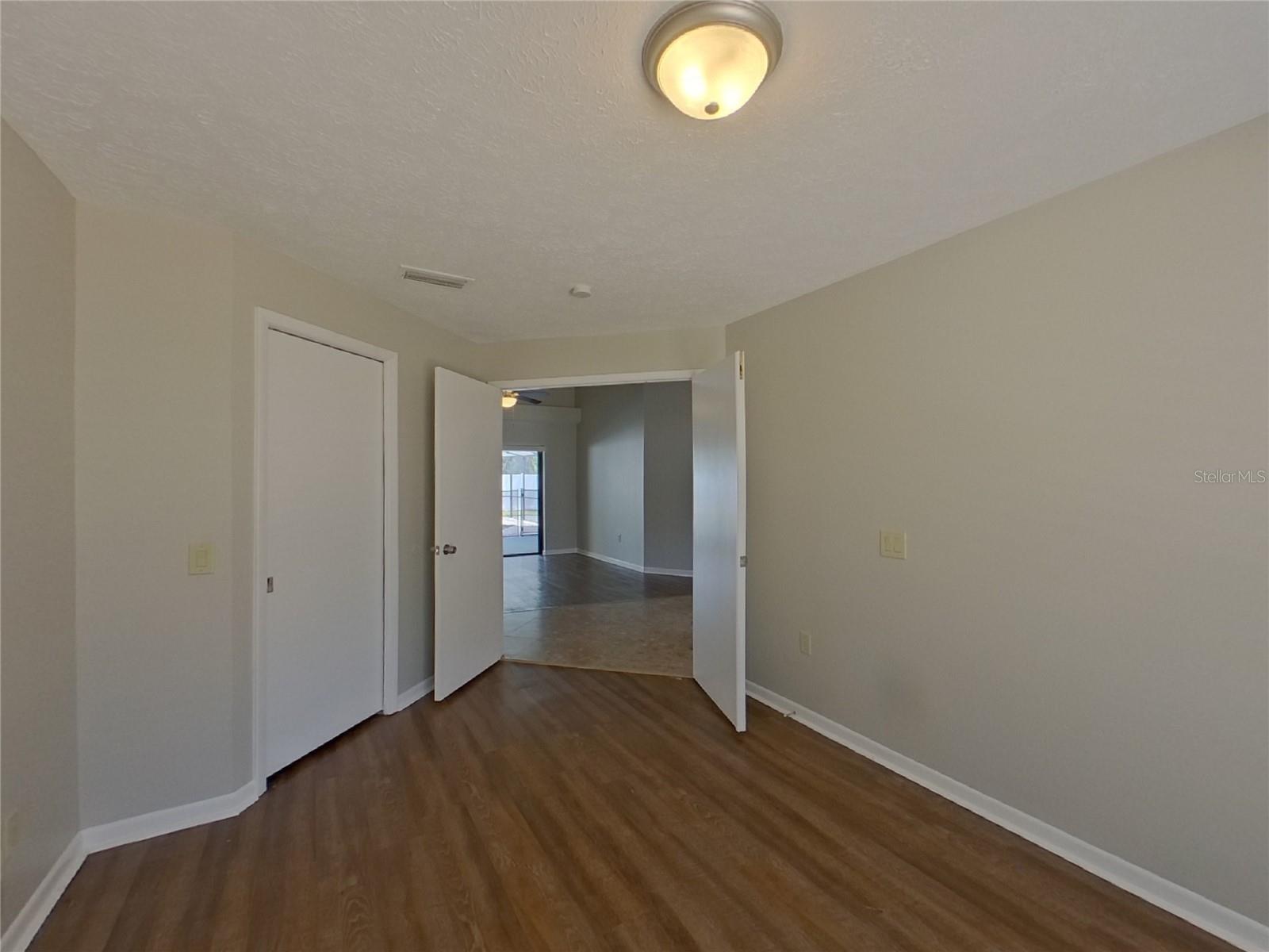WALDEN LAKE UNIT 25 B - Residential Lease