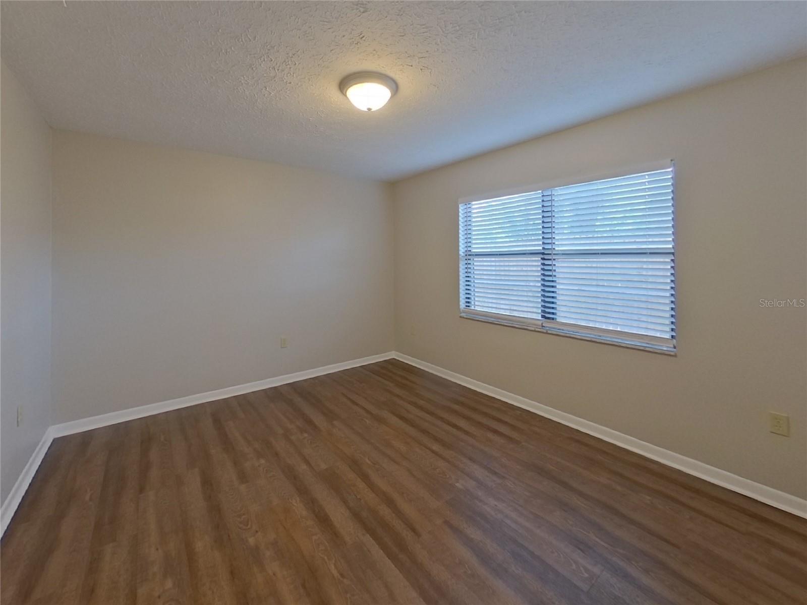 WALDEN LAKE UNIT 25 B - Residential Lease