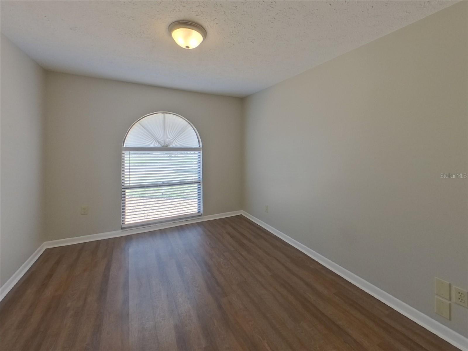 WALDEN LAKE UNIT 25 B - Residential Lease