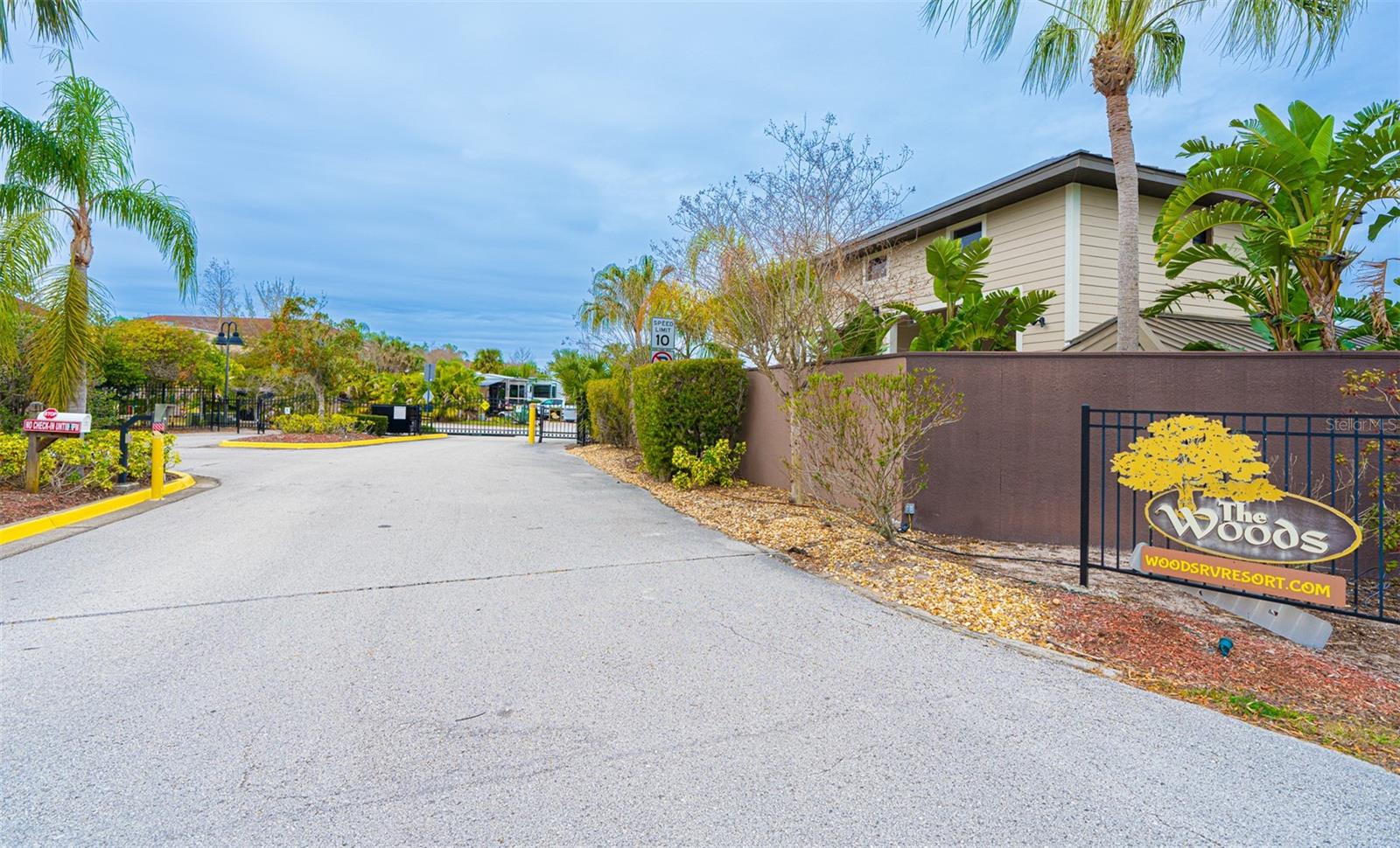 6853 AMANDA VISTA CIRCLE