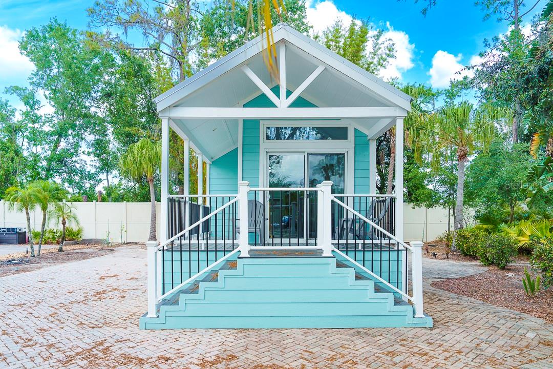 6853 AMANDA VISTA CIRCLE