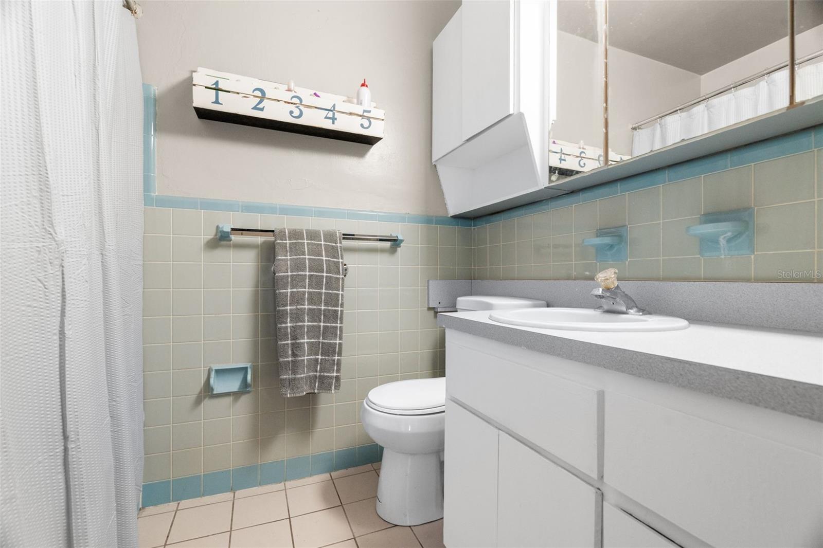 MEADOW LAWN 9TH ADD - Residential