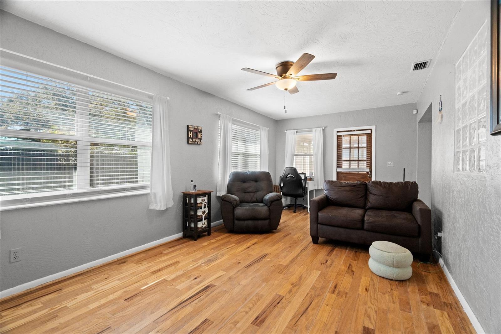 MEADOW LAWN 9TH ADD - Residential