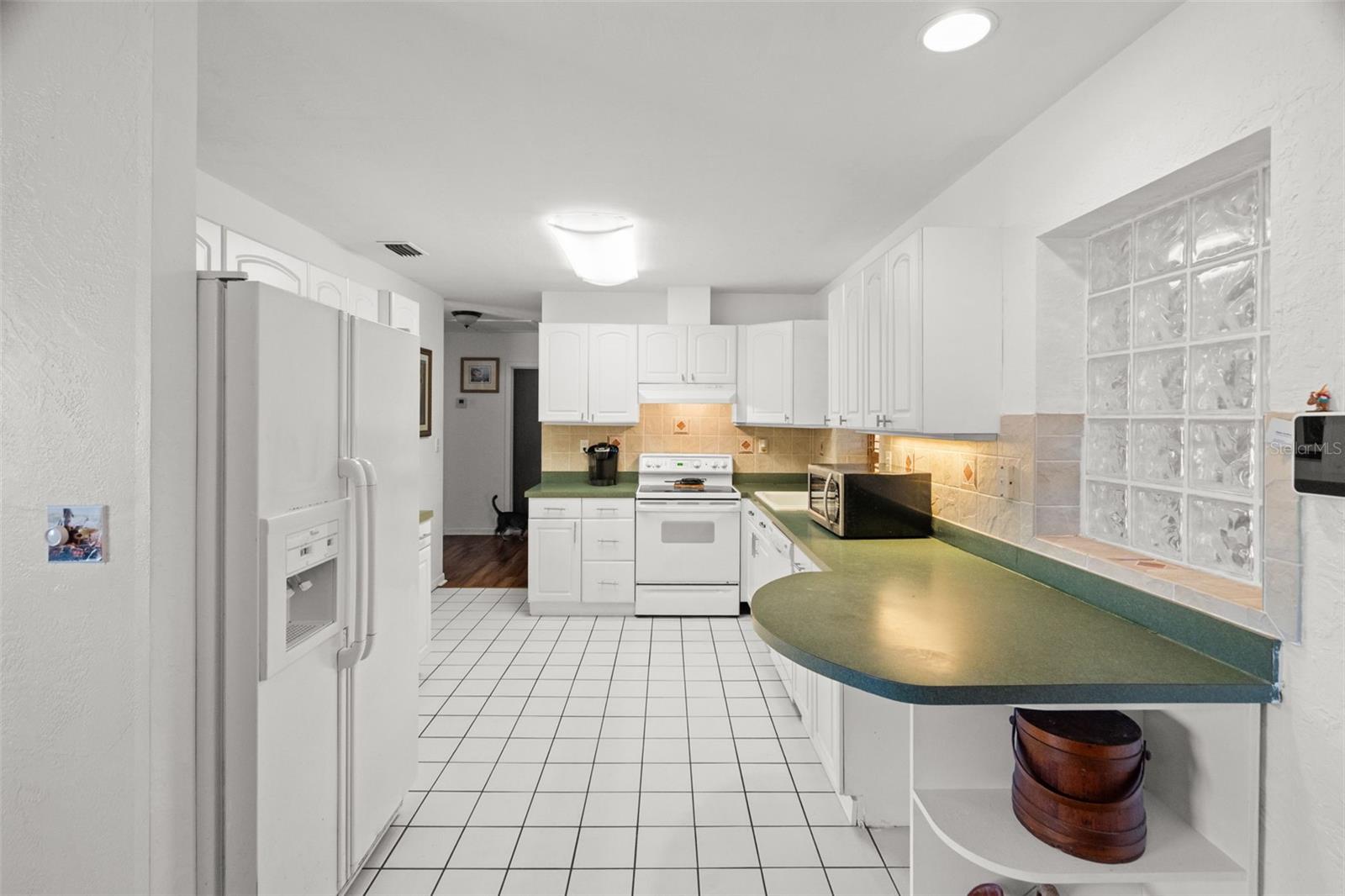 MEADOW LAWN 9TH ADD - Residential