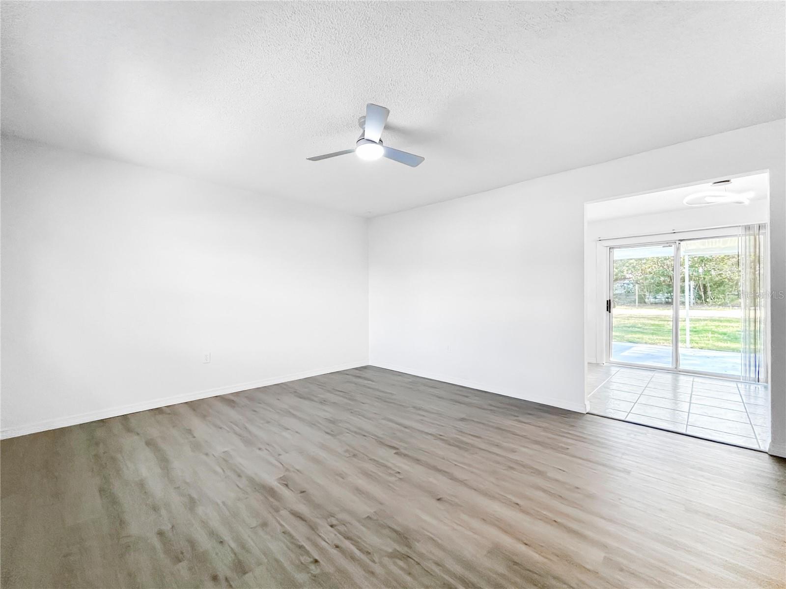 CREWS LAKE MANOR - Residential