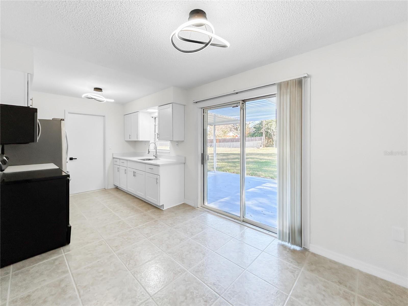 CREWS LAKE MANOR - Residential