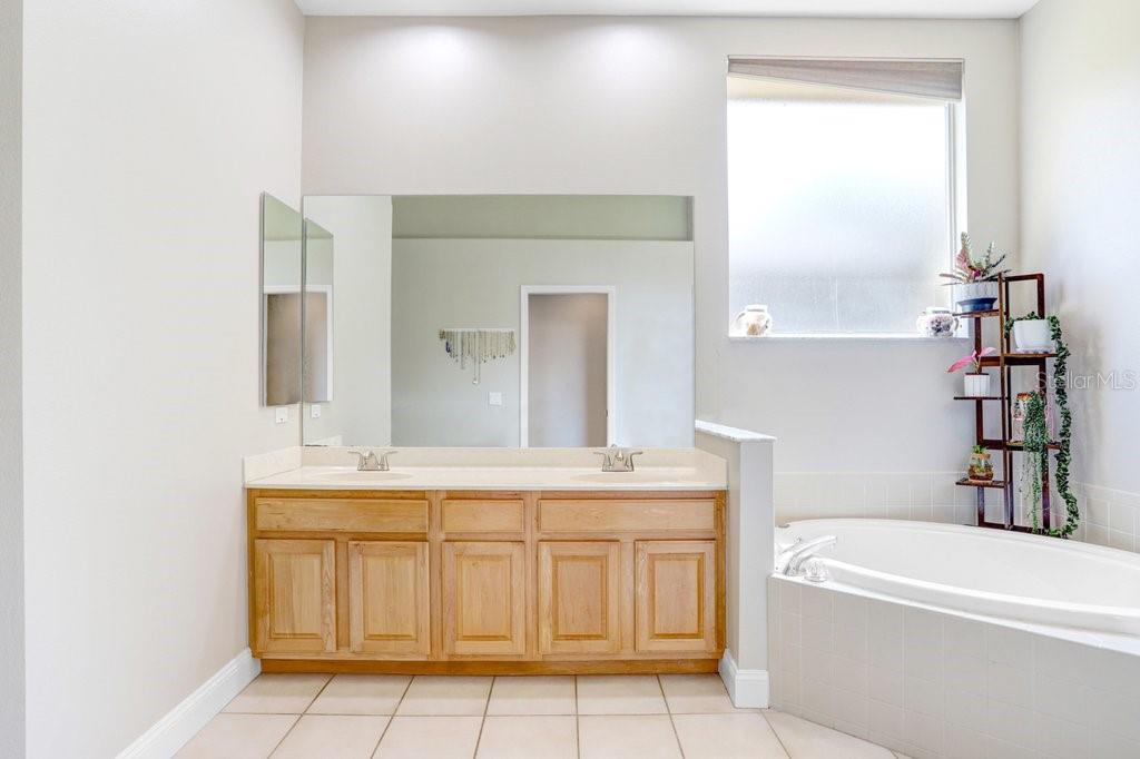 RIVER HILLS COUNTRY CLUB PARCEL 11B - Residential