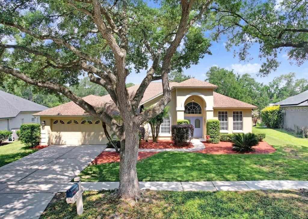 Photo of 5326 Twin Creeks Drive, Valrico, FL 33596 (MLS # TB8503240)