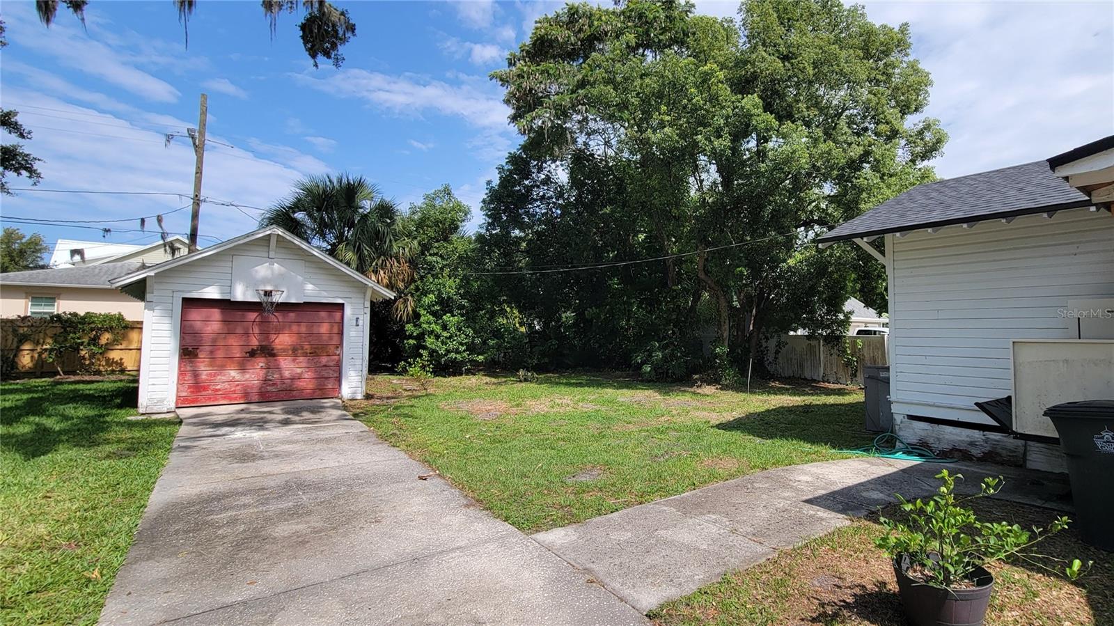 206 N HIGHLAND AVENUE