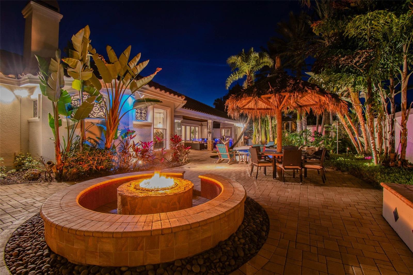 CHAMPIONS CLUB - Residential