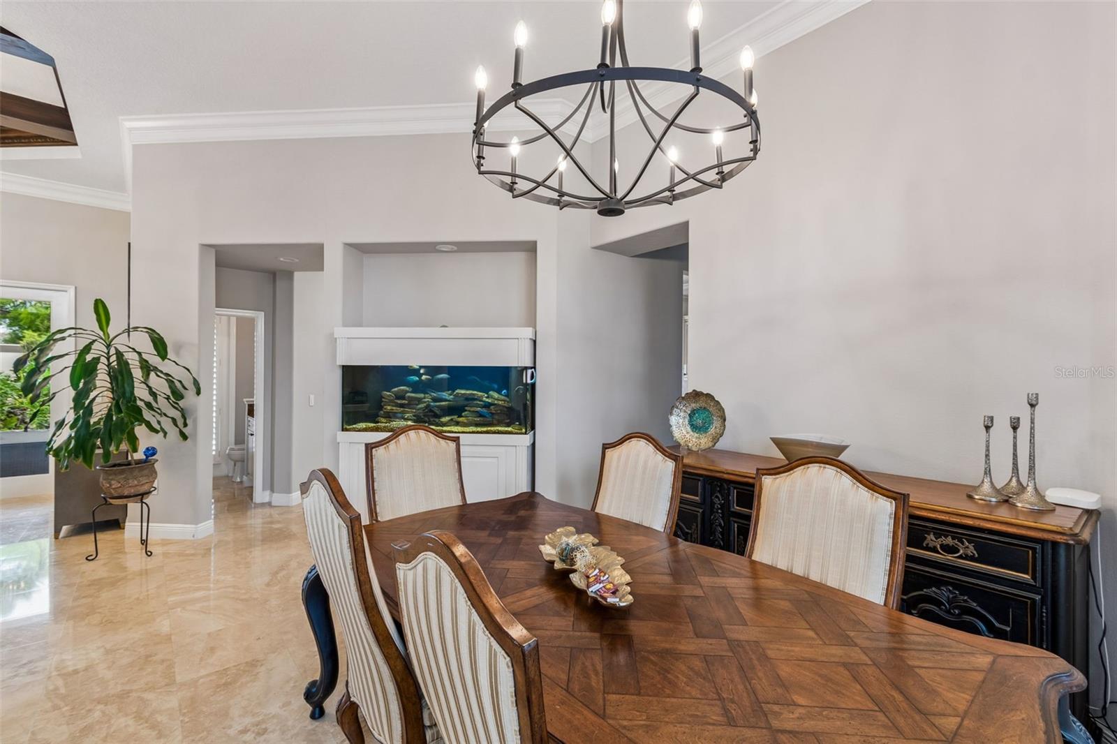 CHAMPIONS CLUB - Residential