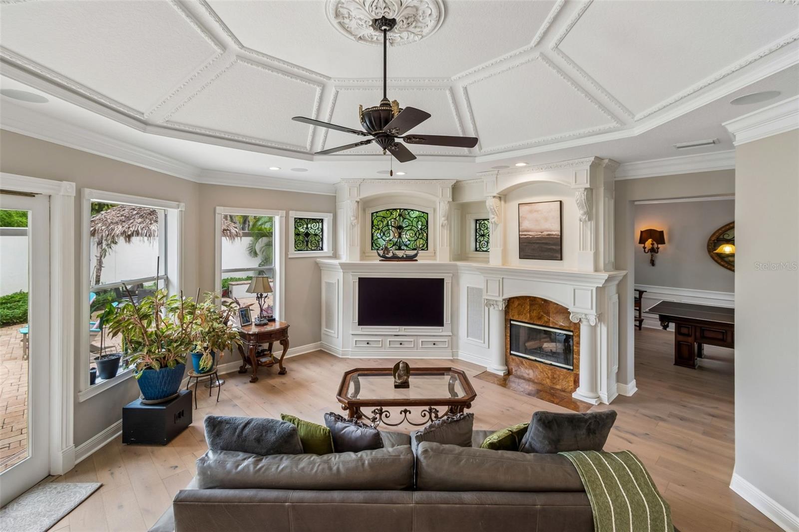 CHAMPIONS CLUB - Residential